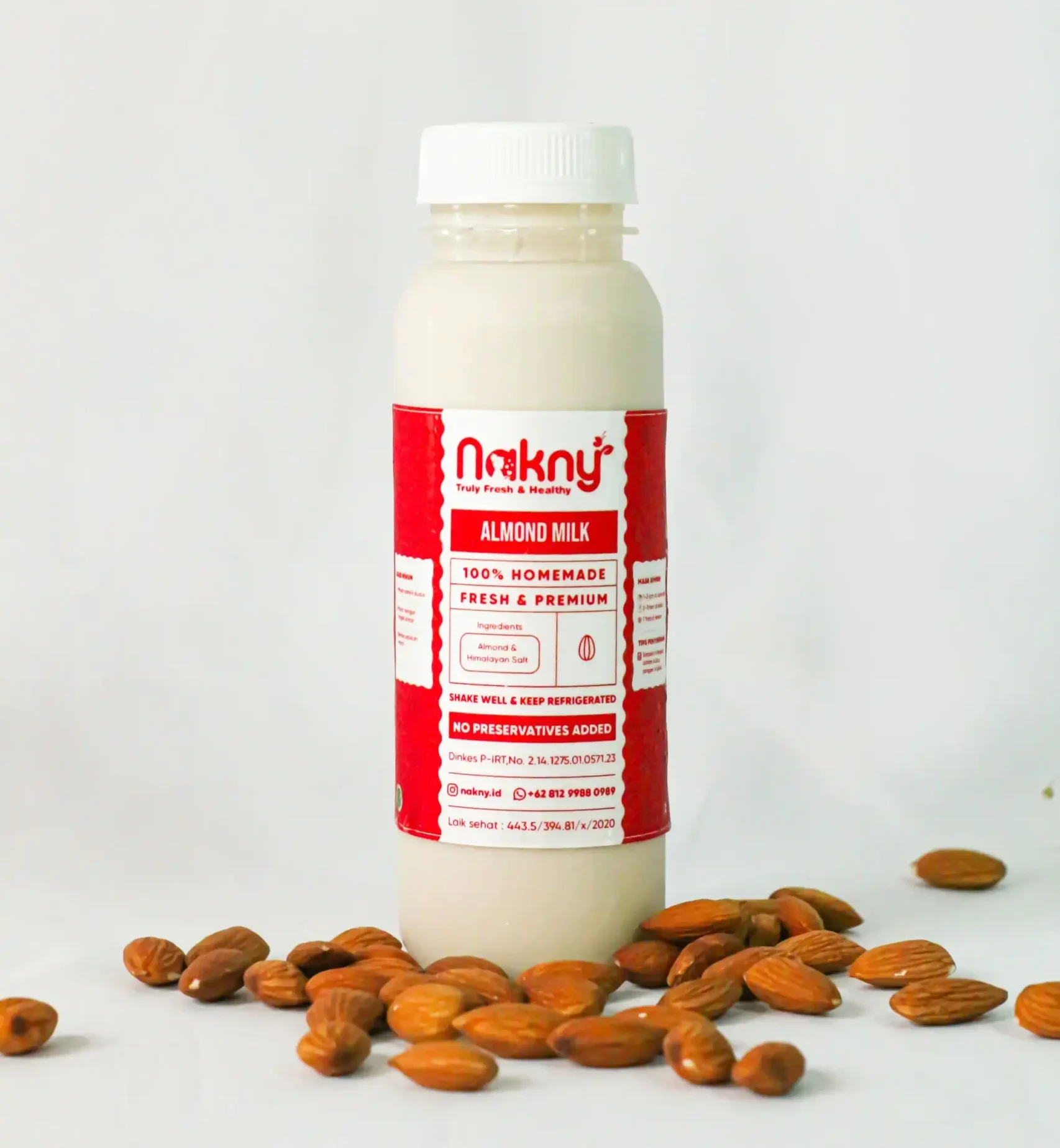 Almond milk Nakny